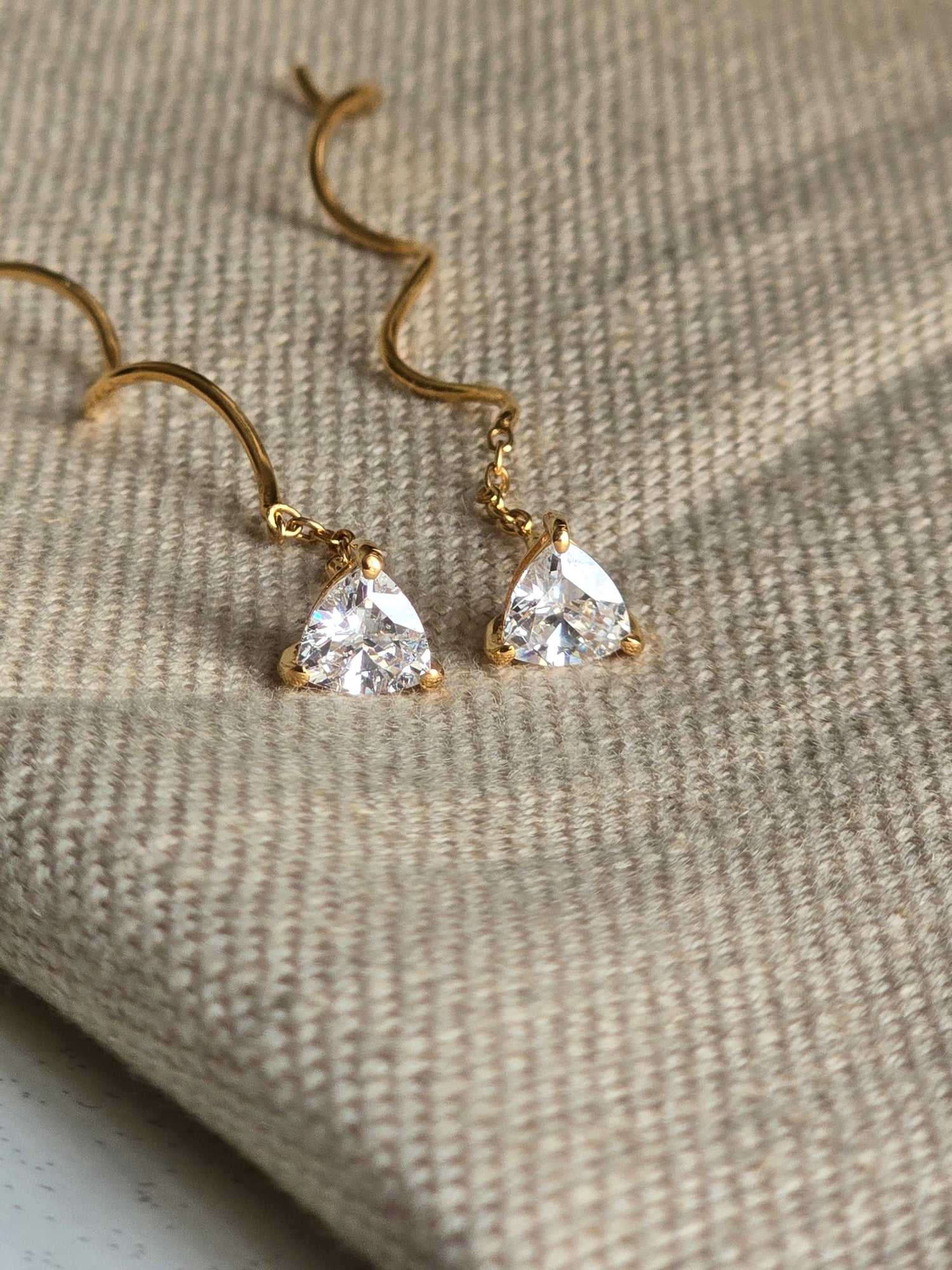 Trillion Solitaire Curly Sui Dhaaga Earrings