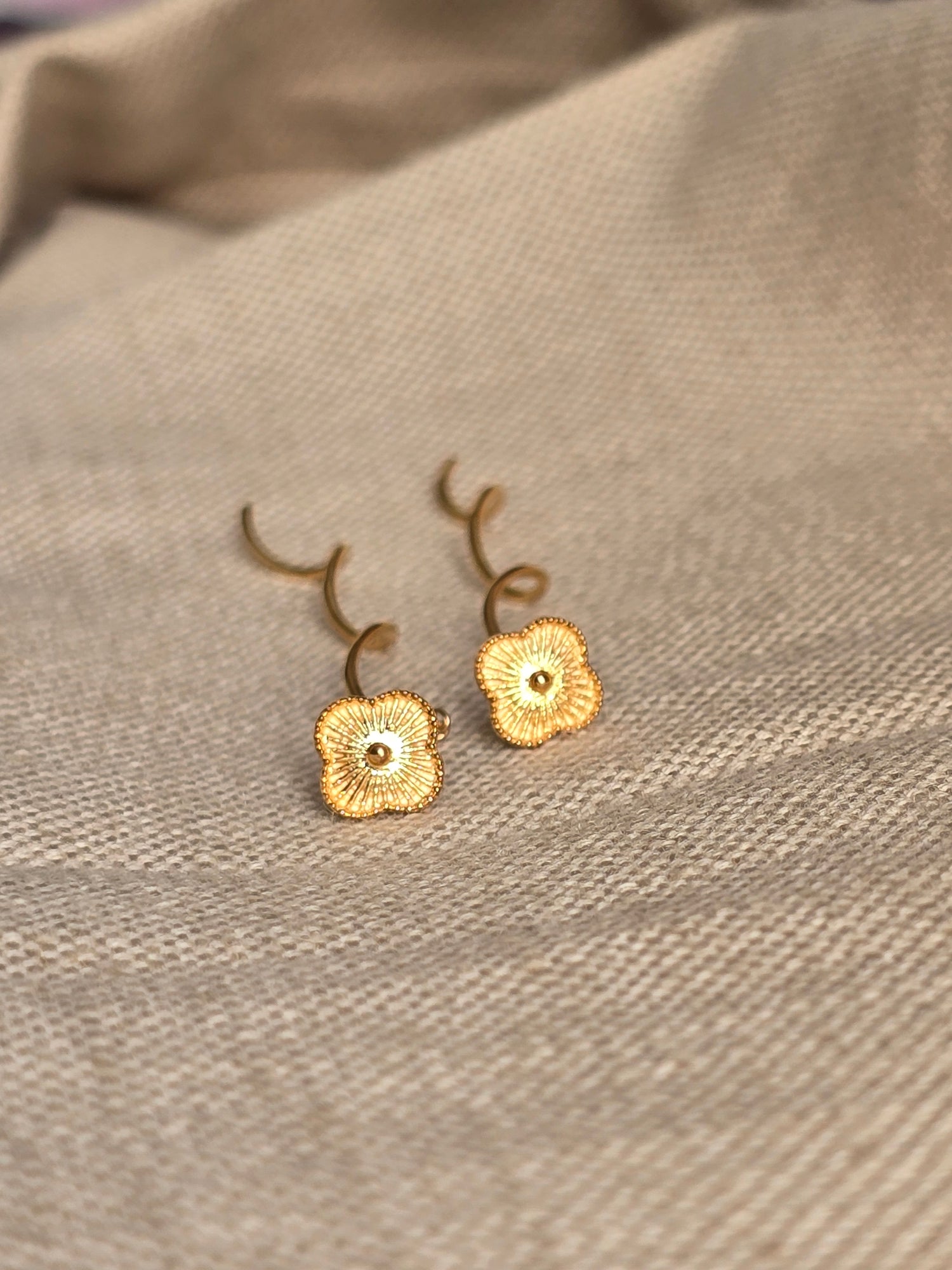 Gold Clover Curly Sui Dhaaga Earrings