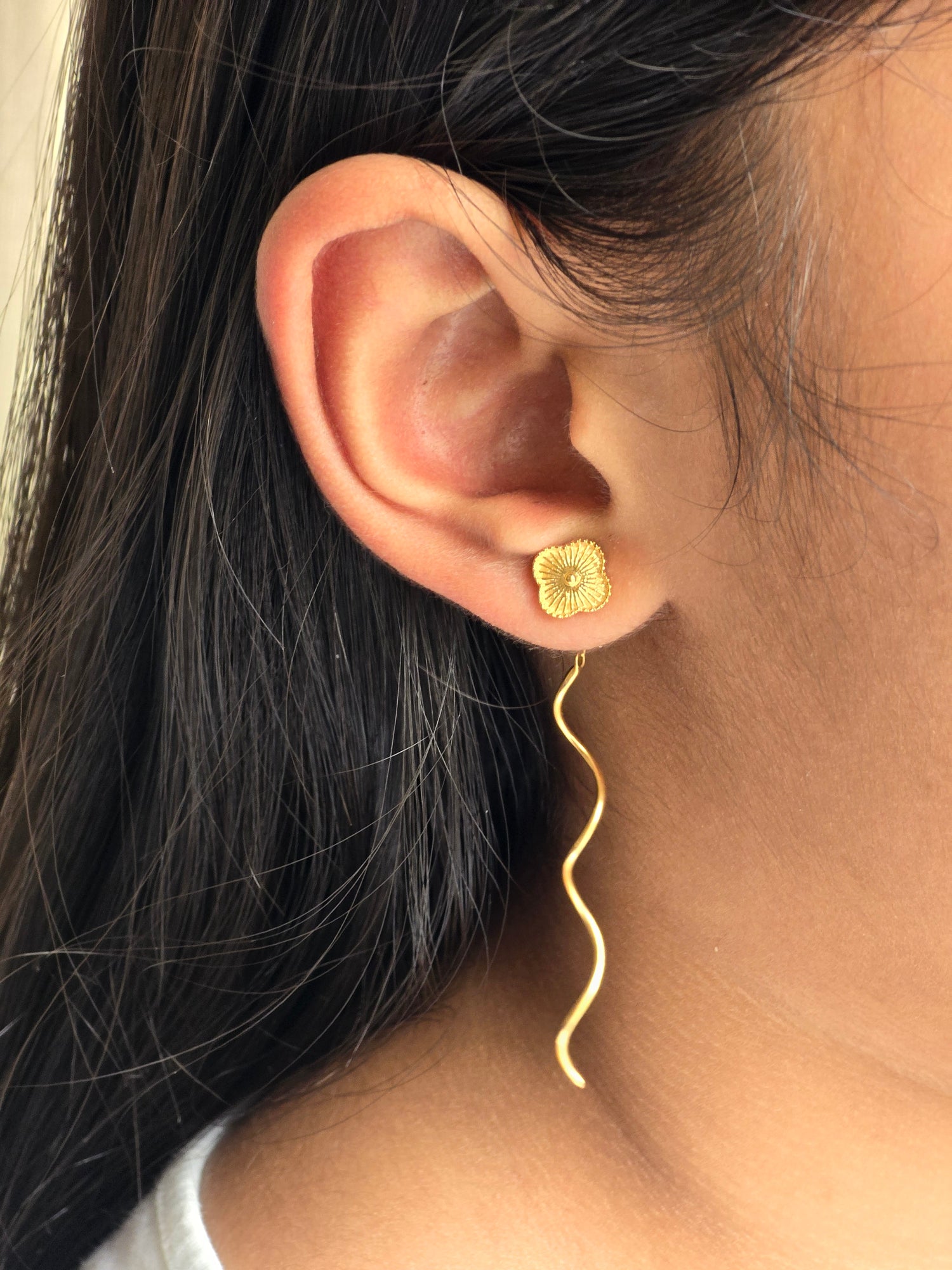 Gold Clover Curly Sui Dhaaga Earrings