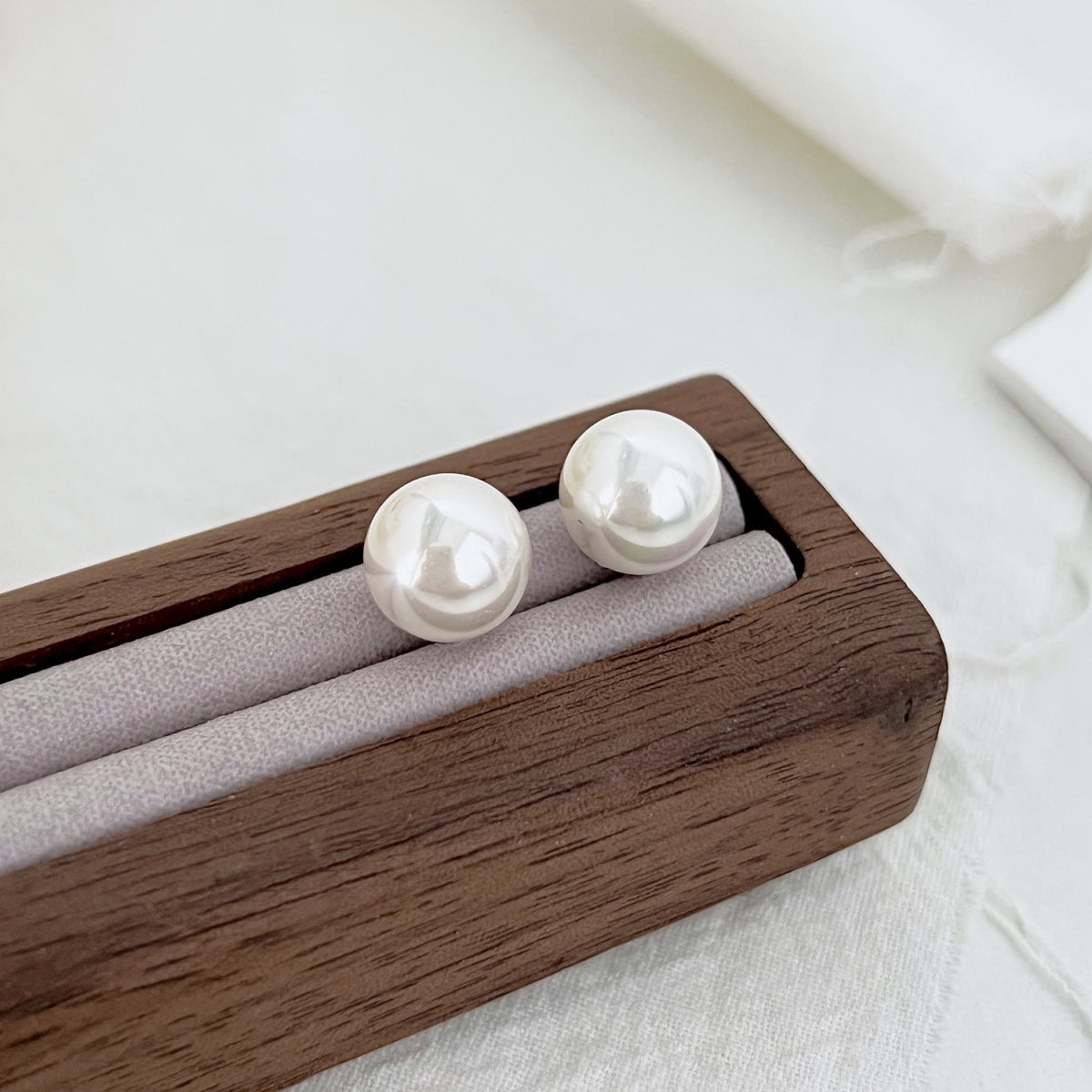 One Pearl Wonder Earrings
