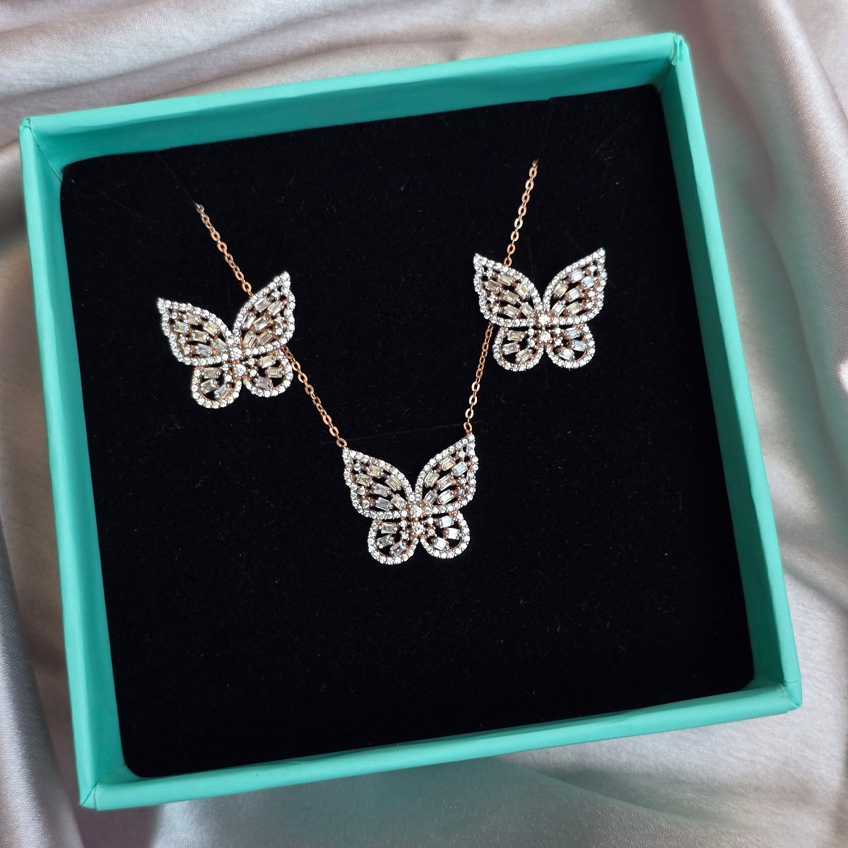 Majestic Wings Butterfly Pendant Set