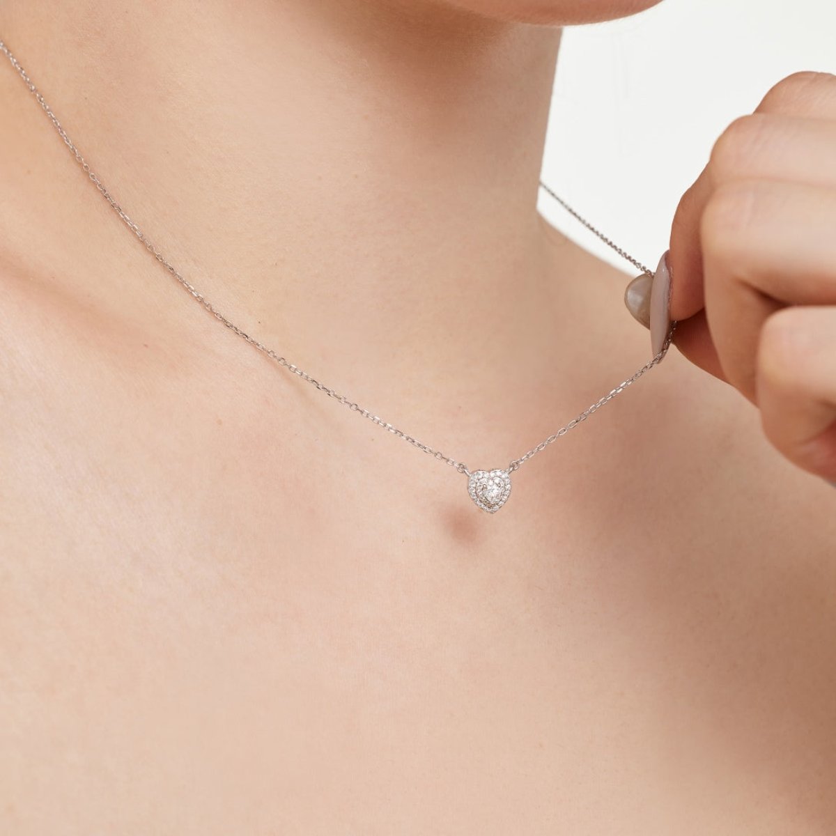 Dainty Heart Necklace - White