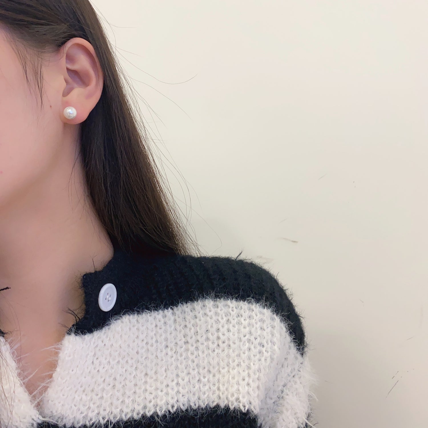 One Pearl Wonder Earrings - 8 mm