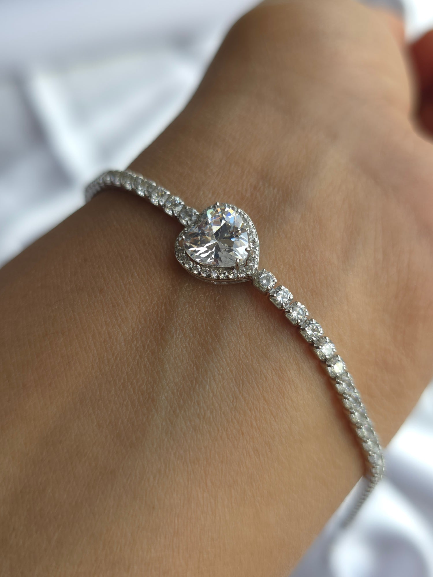 Halo Heart Solitaire Tennis Bracelet