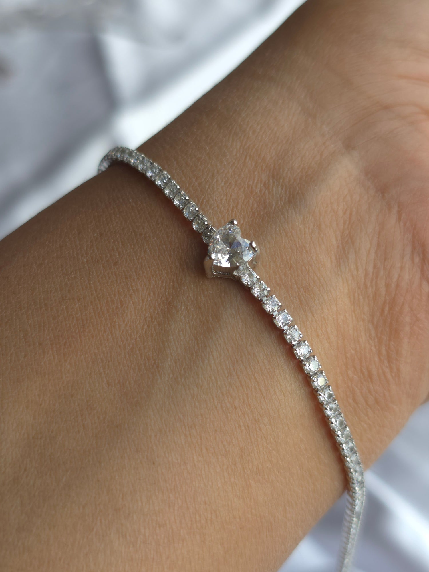 Heart Solitaire Tennis Bracelet